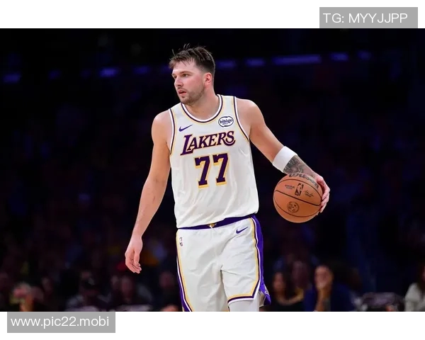 湖人东契奇缺阵谁该打首发？